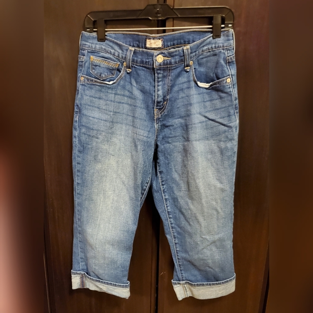 Levi Jean Capri's Size 8